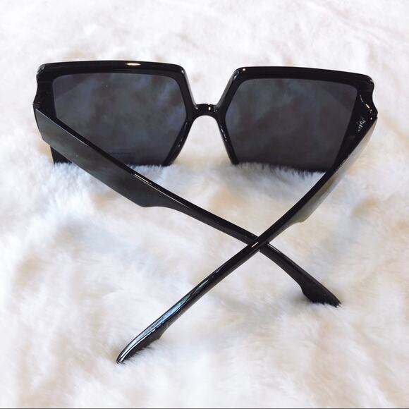 Molly Black Oversized Rectangle Sunglasses - Picture 7 of 8
